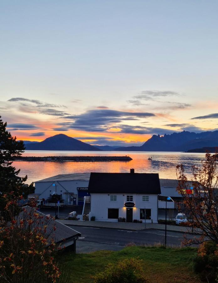 Apartmán Koselig Leilighet Midt I Sentrum Skjervoy Exteriér fotografie